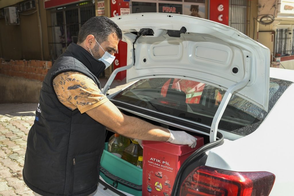 AW126356 08 Beş litre atık yağ bir litre deterjana dönüşüyor