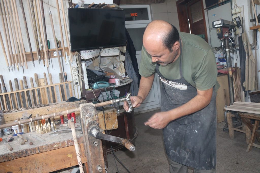 AW126465 02 Gümüş başlıklı Ahlat bastonlarına büyük ilgi