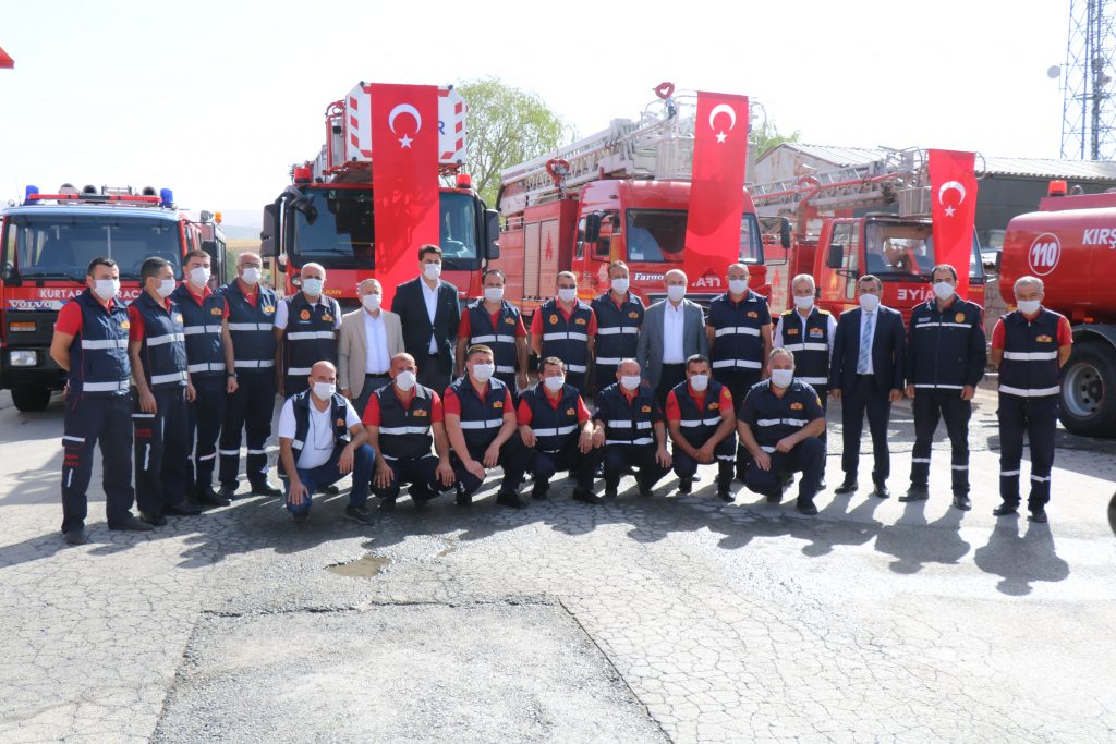 AW126609 01 Yangında canını hiçe sayarak alevlerin ortasında yaralıları kurtaran itfaiye erine belediyeden ödül