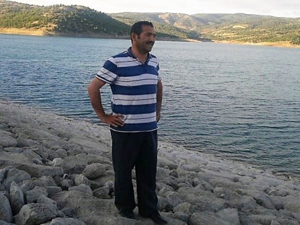 UZAKTAN EĞİTİM VEREN AZİZ ÖĞRETMEN KALP KRİZİ GEÇİREREK HAYATINI KAYBETTİ