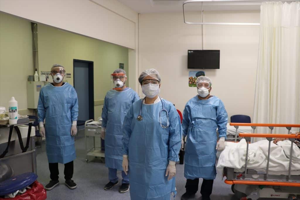 acil in ici bana virus bulasmaz diyenlerle dolu 9 DOKTORLAR KOVİD-19'LA SAVAŞI ANLATIYOR - "Acil servisin içi 'bana virüs bulaşmaz' diyen insanlarla dolu"