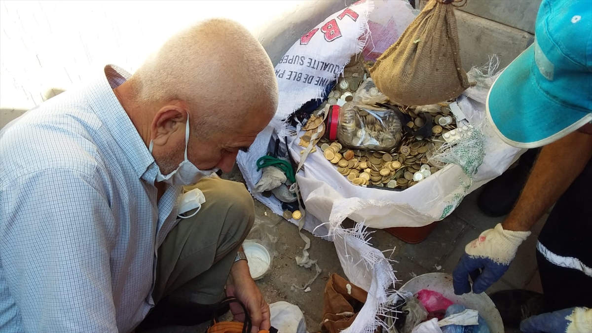 aydin-da-2-kamyon-cop-cikan-evde-169-bin-tl-bulundu (1)