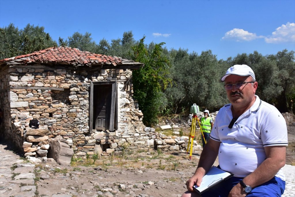 gladyator sehri gunyuzuzne cikiyor 13 "Gladyatörler şehri"nin Türk mimari yapıları gün yüzüne çıkarılıyor