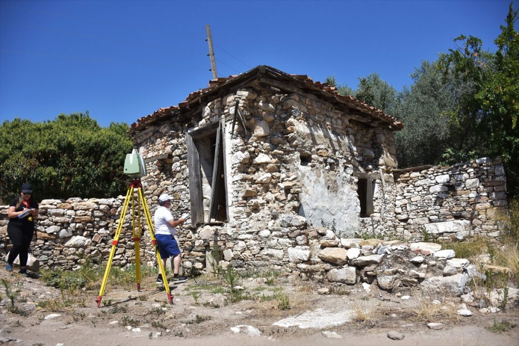 gladyator sehri gunyuzuzne cikiyor 5 "Gladyatörler şehri"nin Türk mimari yapıları gün yüzüne çıkarılıyor