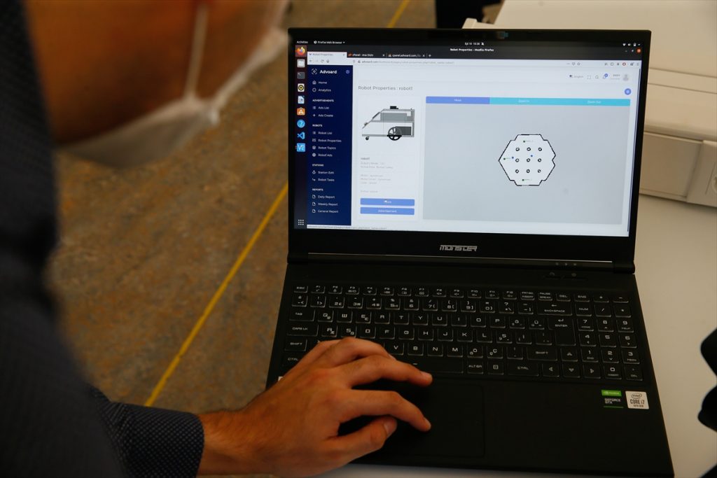 izmir ekonomi universitesi yapay zeka İEÜ'de kendi rotasını belirleyen otonom robot geliştirildi
