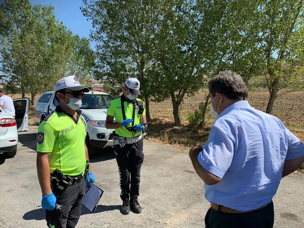 kaymakamdan trafik denetimi 1 Kaymakam Eflatun Can Tortop, trafik denetimine katıldı