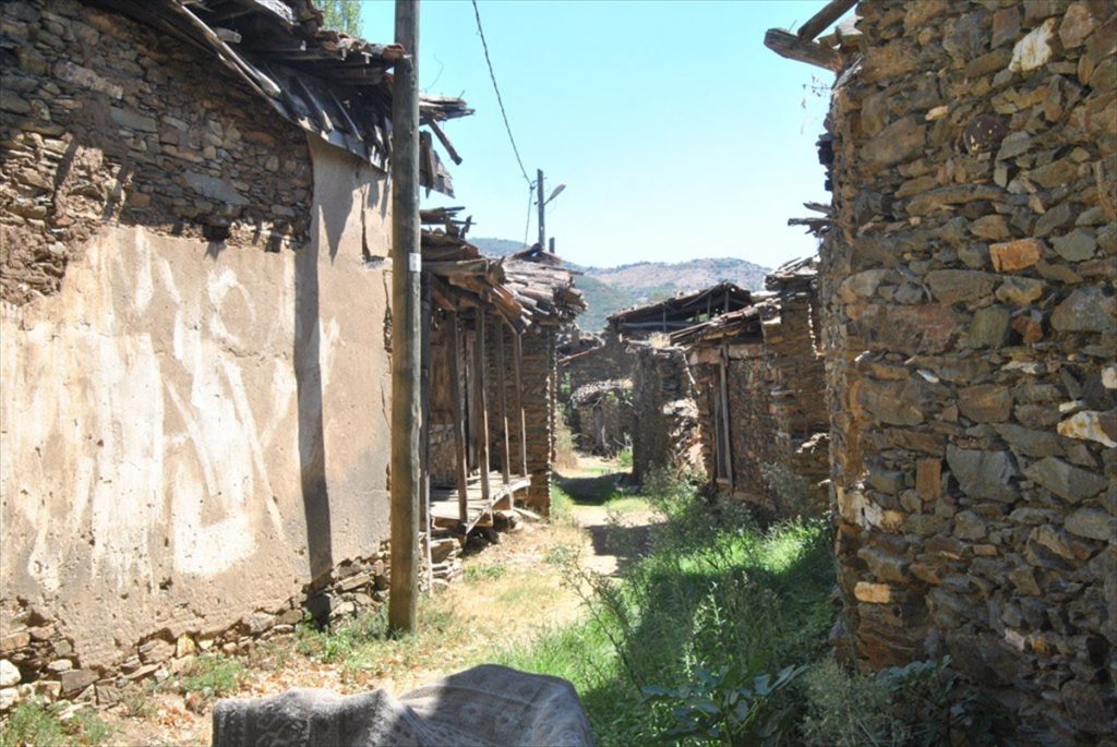 odemis te terk edilmis koy salgin uzerine tamamen issizlasti 1 Ödemiş'teki "terk edilmiş köy" salgın sürecinde tamamen ıssızlaştı