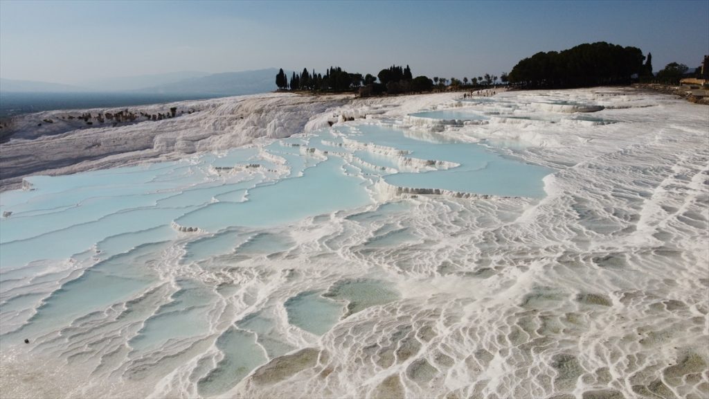 pamukkale yi agustosta 145 bin kisi ziyaret etti 2 Pamukkale'yi ağustosta 145 bin kişi ziyaret etti