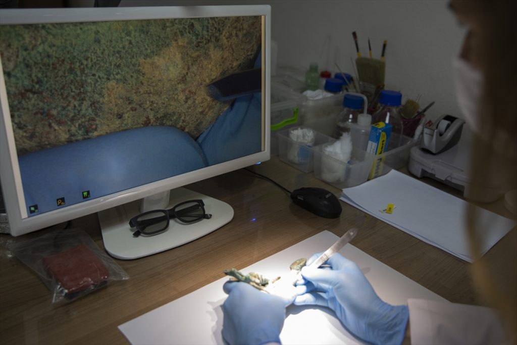 tarihi eserlere hassasiyet ile can veriyor 3 Tarihi eserlere "cerrah" hassasiyetiyle hayat veriyorlar