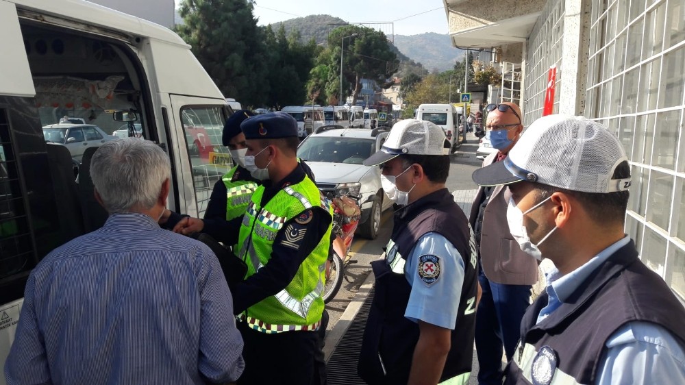 14 okul servis aracina 3 bin 552 tl cezai islem uygulandi 0 6thyR6Yi 14 okul servis aracına 3 bin 552 TL cezai işlem uygulandı