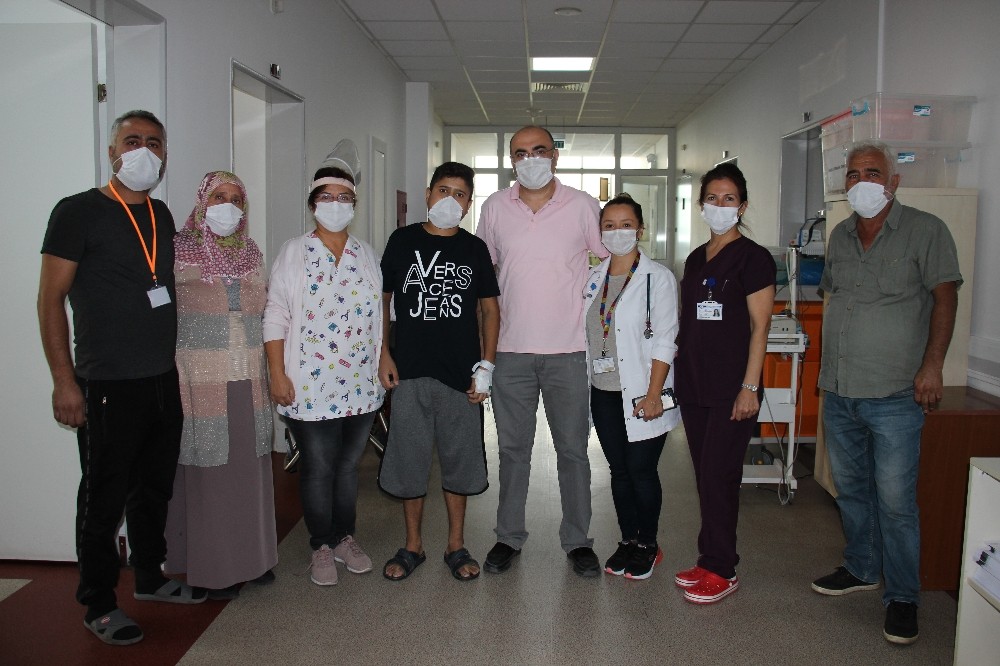 16 yasindaki taner annesinin bobregiyle hayata tutundu 1 qiMhtBhu 16 yaşındaki Taner, annesinin böbreğiyle hayata tutundu