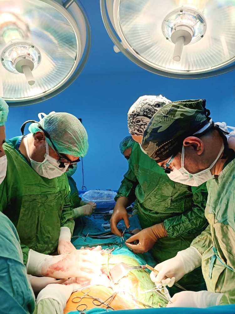 16 yasindaki taner annesinin bobregiyle hayata tutundu 5 R5B5AbRi 16 yaşındaki Taner, annesinin böbreğiyle hayata tutundu