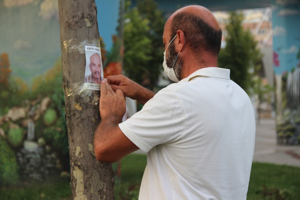 2 gundur camiye gidiyorum diye evden cikan alzheimer hastasi babasini ariyor 6 NLOaYF4E 2 gündür "Camiye gidiyorum" diye evden çıkan alzheimer hastası babasını arıyor