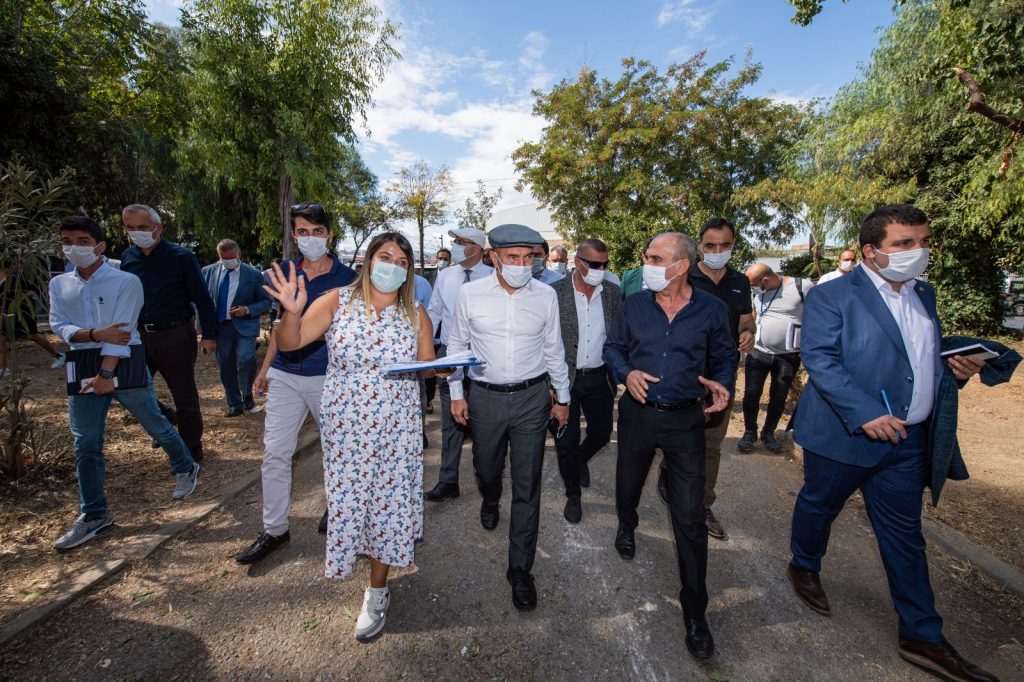 AW129311 01 1 Başkan Soyer, Acil Çözüm ekipleriyle Buca’daydı