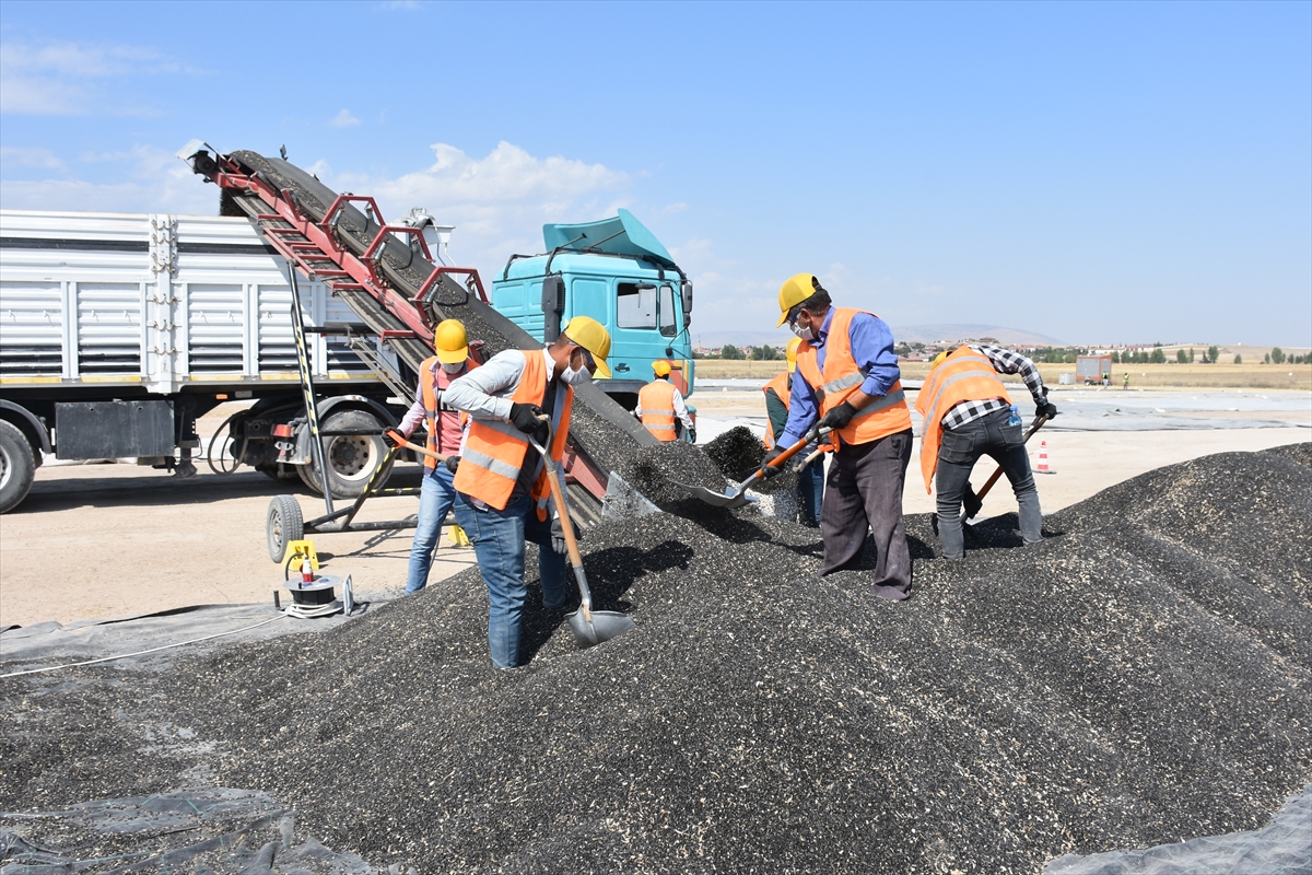 afyonkarahisarda uretilen aycicegi tohumu yurt disi pazarina da sunuluyor 3 1FYKykYB Afyonkarahisar'da üretilen ayçiçeği tohumu yurt dışı pazarına da sunuluyor