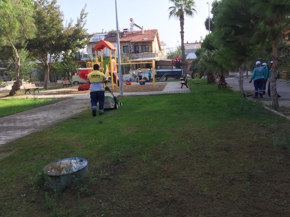akbuk ve altinkumda park ve yesil alan temizligi yapildi 1 6bwbvrU2 Akbük ve Altınkum’da park ve yeşil alan temizliği yapıldı