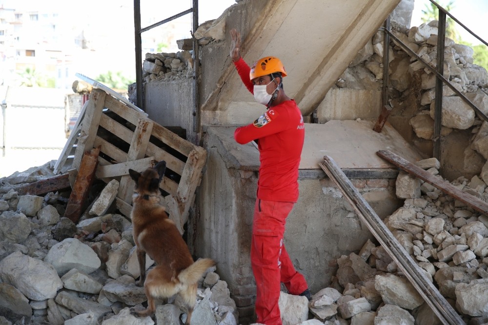 akut kusadasi taris alaninda tatbikat yapti 2 tD2y5eBf AKUT Kuşadası TARİŞ Alanı’nda tatbikat yaptı