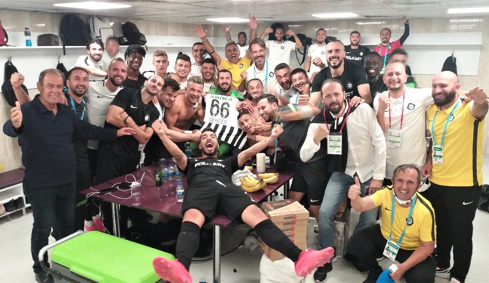 altay transferde bu yaz 20 futbolcuya imza attirdi 1 qT5O92sY Altay, transferde bu yaz 20 futbolcuya imza attırdı