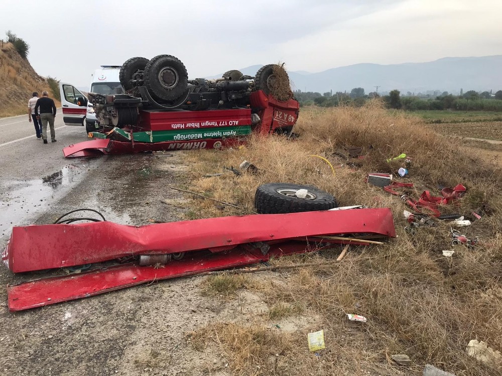 arazoz takla atti 3 yarali 2 2bNTOLyh Arazöz takla attı: 3 yaralı