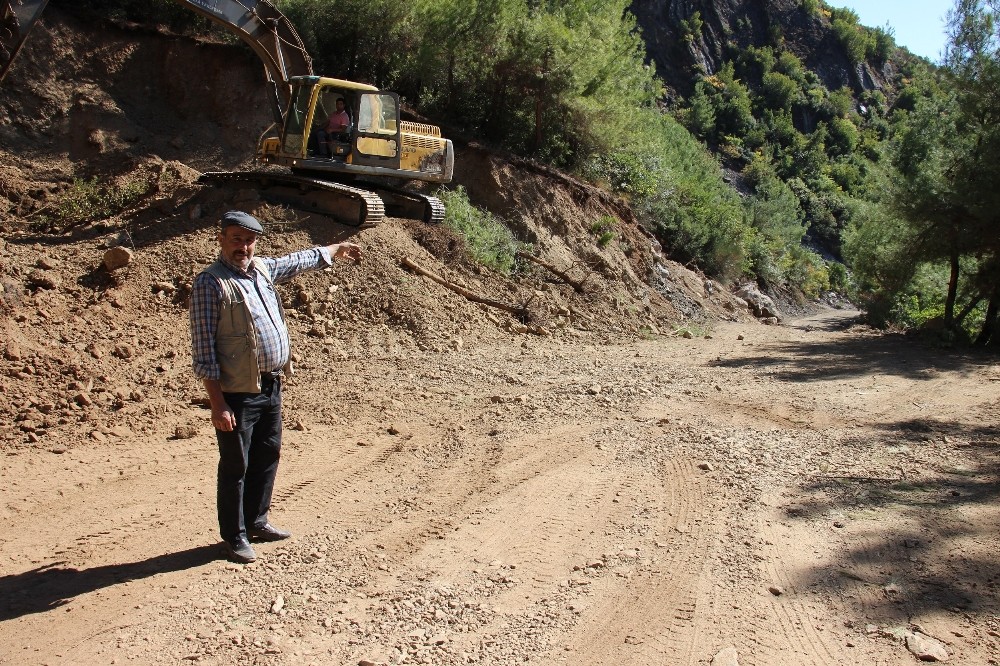 asagi kayacik muhtari yasardan cerciogluna yol tesekkuru 0 Aşağı Kayacık Muhtarı Yaşar’dan Çerçioğlu’na yol teşekkürü