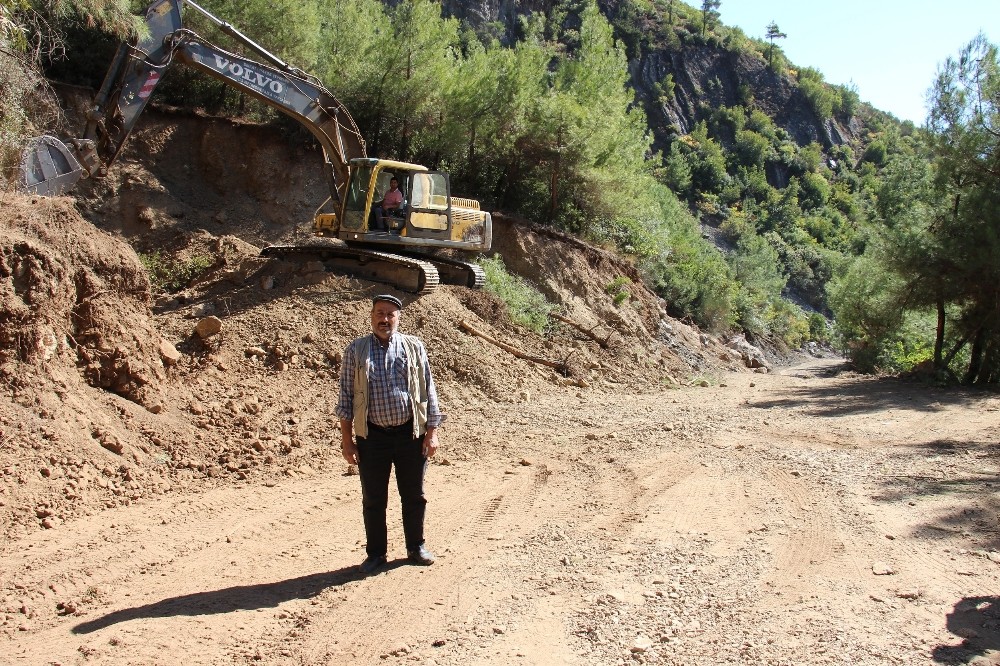 asagi kayacik muhtari yasardan cerciogluna yol tesekkuru 2 63iEN65C Aşağı Kayacık Muhtarı Yaşar’dan Çerçioğlu’na yol teşekkürü