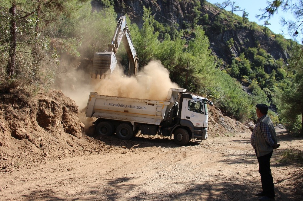 asagi kayacik muhtari yasardan cerciogluna yol tesekkuru 3 ivz1vb7P Aşağı Kayacık Muhtarı Yaşar’dan Çerçioğlu’na yol teşekkürü