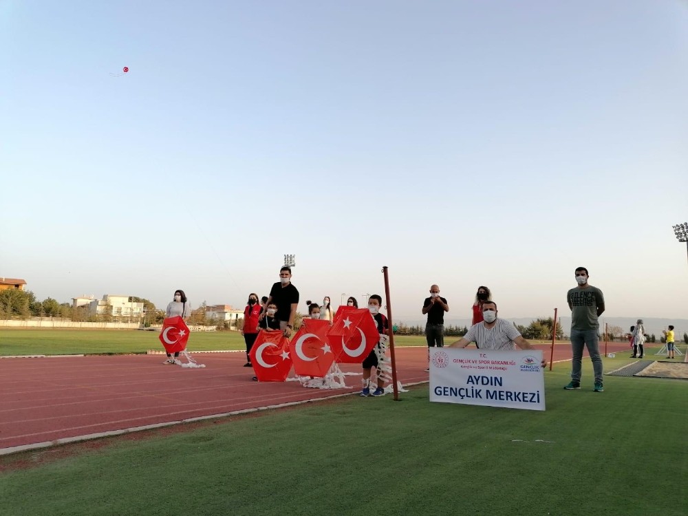 ay yildizli ucurtmalar gokyuzunde suzuldu 5 zPOLdHcU Ay Yıldızlı uçurtmalar gökyüzünde süzüldü