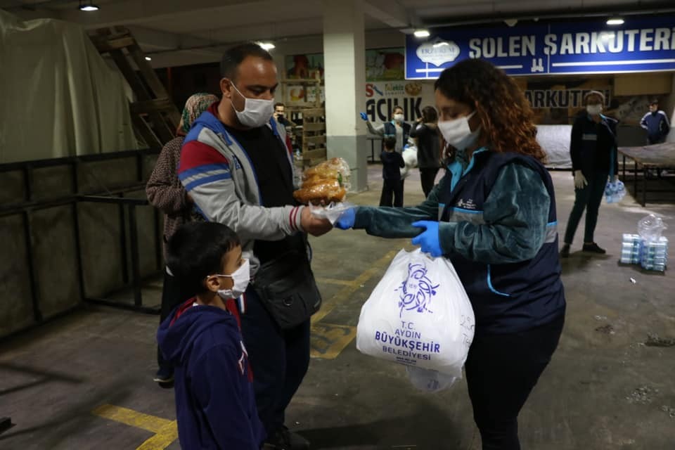 aydin buyuksehir ekipleri depremzedelerin yardimina kostu 3 Aydın Büyükşehir ekipleri depremzedelerin yardımına koştu