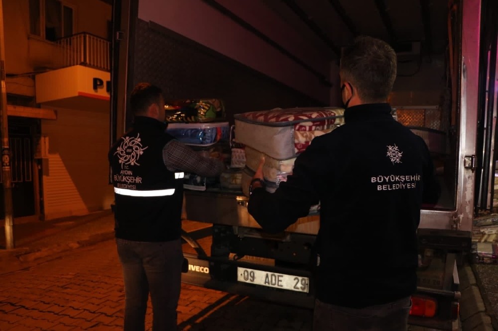 aydin buyuksehir ekipleri depremzedelerin yardimina kostu 6 esaAwkiM Aydın Büyükşehir ekipleri depremzedelerin yardımına koştu