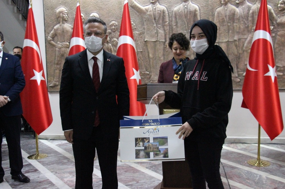 aydinda 29 ekim cumhuriyet bayrami kutlandi 6 ibNLPNYr Aydın’da 29 Ekim Cumhuriyet Bayramı kutlandı