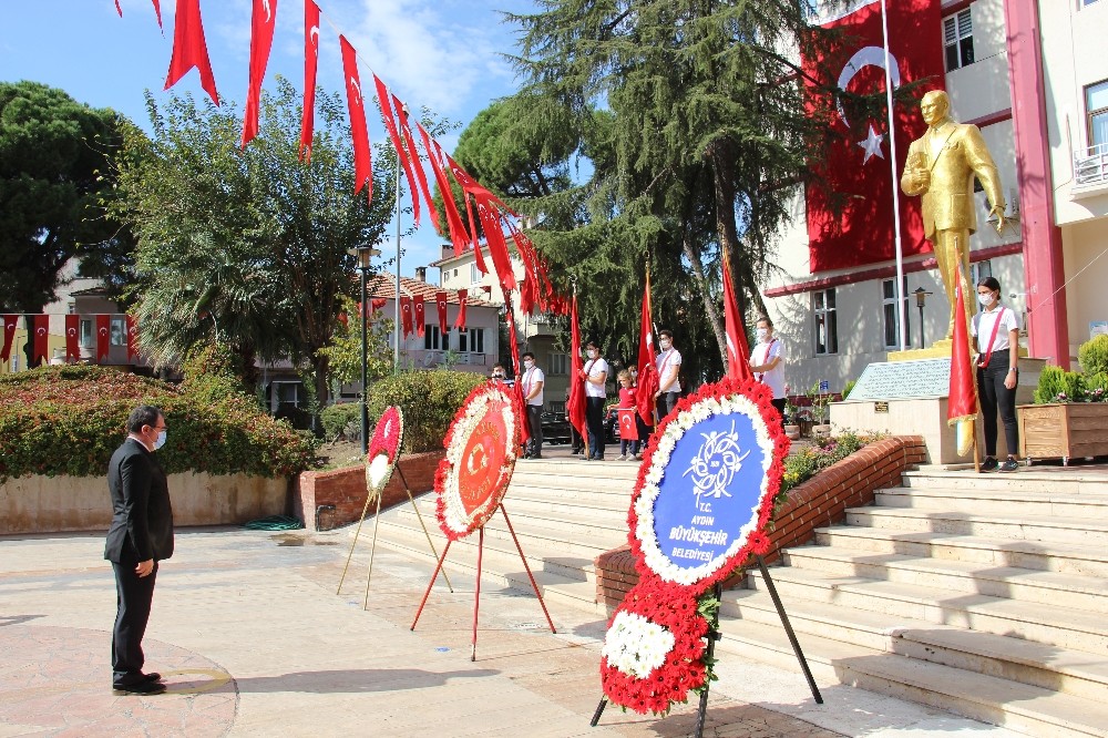 aydinda 29 ekim kutlamalari celenk koyma toreni basladi 4 Aydın’da 29 Ekim kutlamaları çelenk koyma töreni başladı