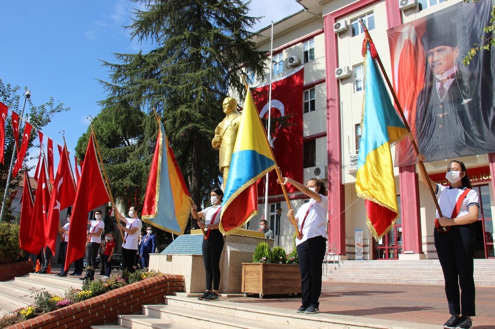 aydinda 29 ekim kutlamalari celenk koyma toreni basladi 6 lzTX9fjR Aydın’da 29 Ekim kutlamaları çelenk koyma töreni başladı