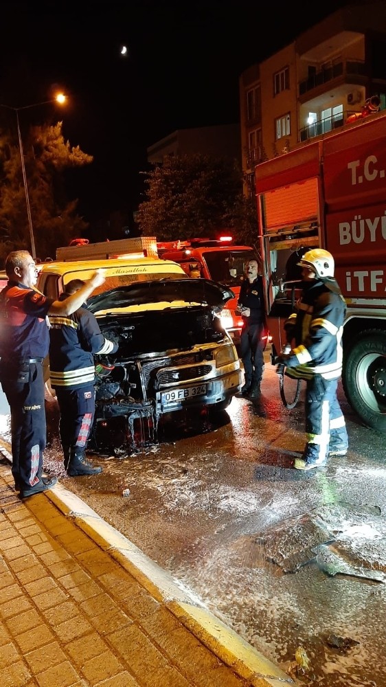 aydinda bir arac seyir halinde alev aldi 2 HsV8pbV7 Aydın’da bir araç seyir halinde alev aldı