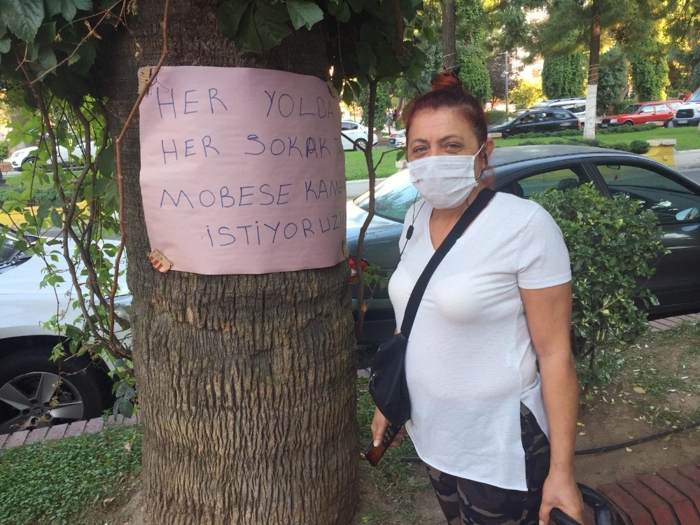 aydinda kadina siddete pankartli tepki 1 cF7cUm2k Aydın’da kadına şiddete pankartlı tepki