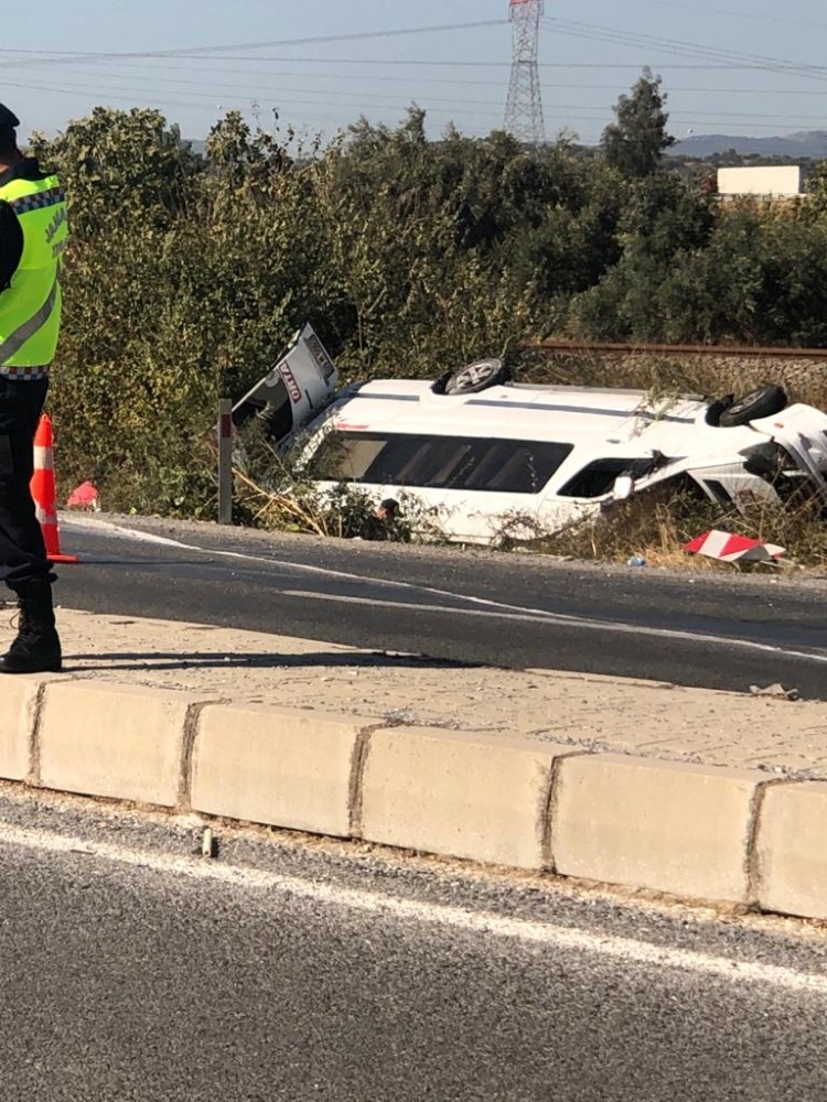 aydinda yolcu minibusu devrildi 6 yarali 0 Aydın’da yolcu minibüsü devrildi: 6 yaralı