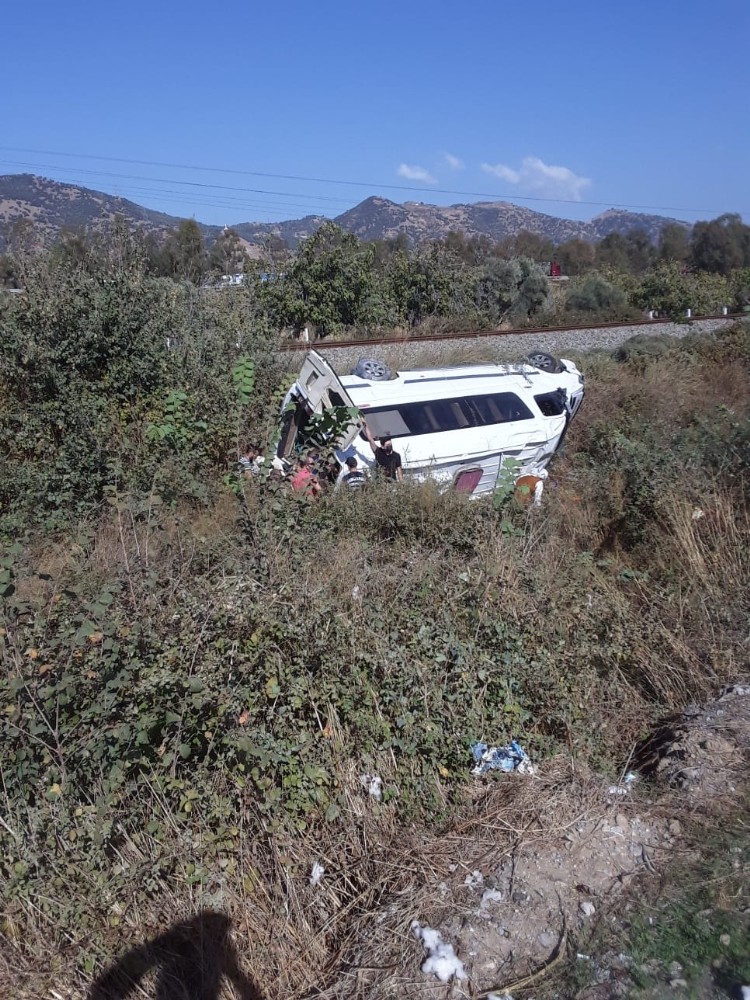 aydinda yolcu minibusu devrildi 6 yarali 1 Aydın’da yolcu minibüsü devrildi: 6 yaralı
