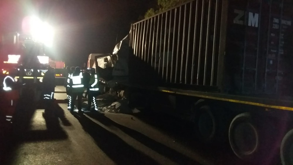 aydindaki feci kazada tir surucusu hayatini kaybetti 1 mzfM63Gq Aydın’daki feci kazada tır sürücüsü hayatını kaybetti