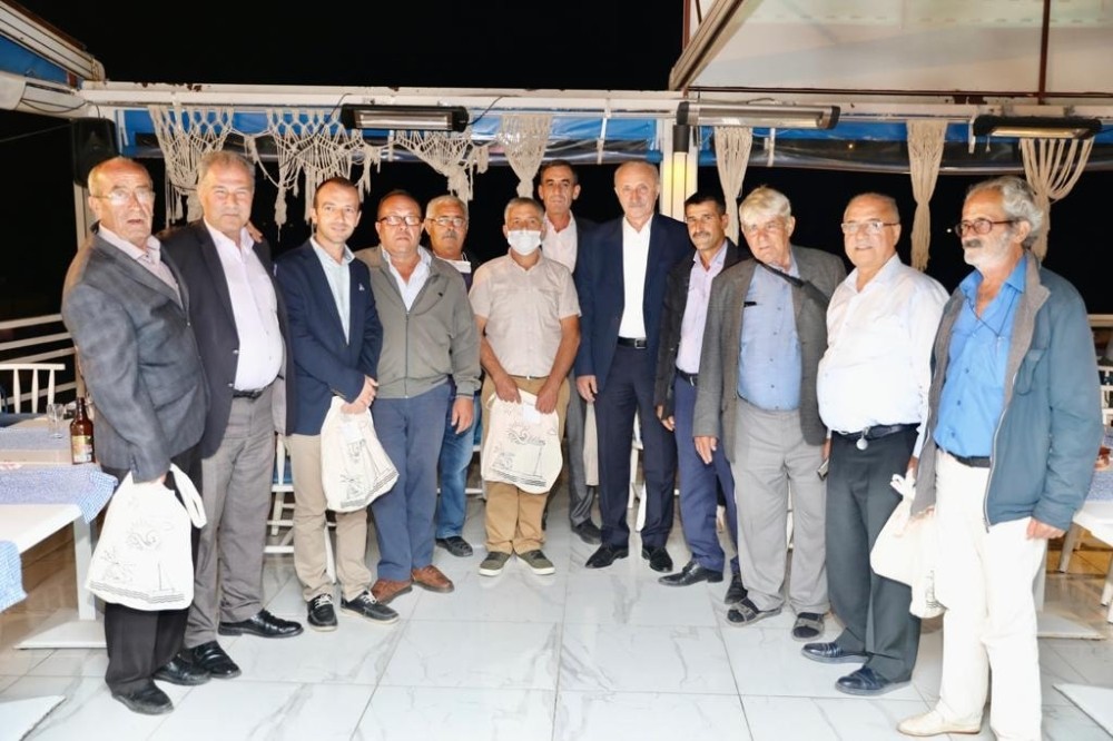 baskan atabay muhtarlarla yemekte bir araya geldi 3 OefLRCP8 Başkan Atabay muhtarlarla yemekte bir araya geldi