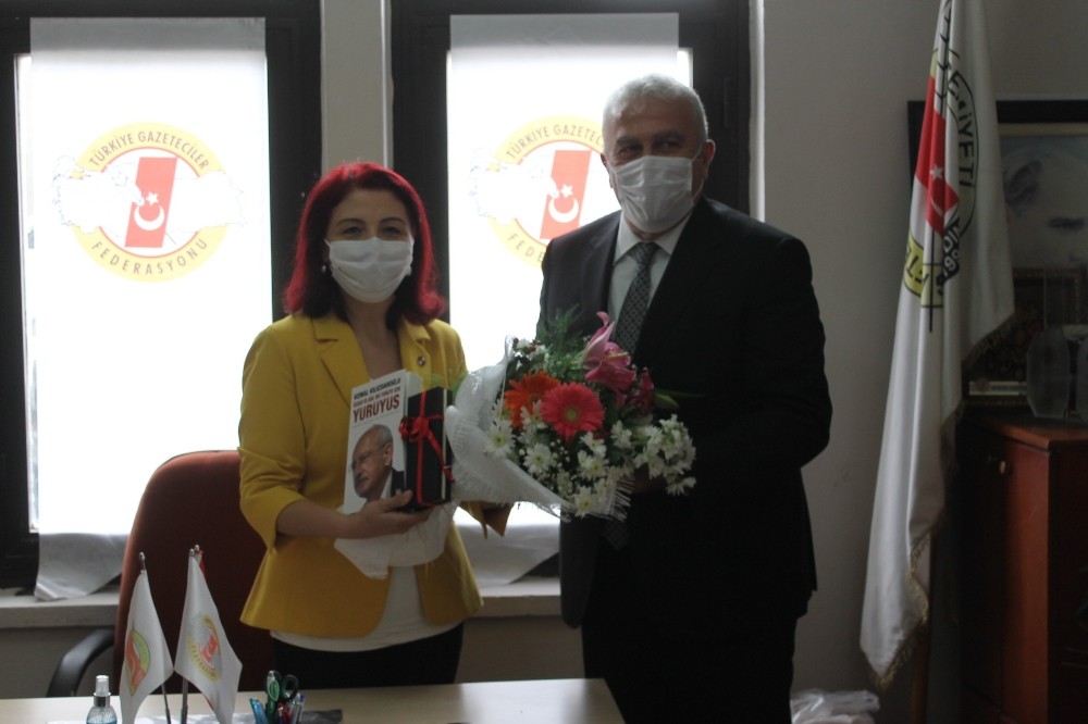 baskan atay gazetecileri unutmadi 2 Başkan Atay, gazetecileri unutmadı