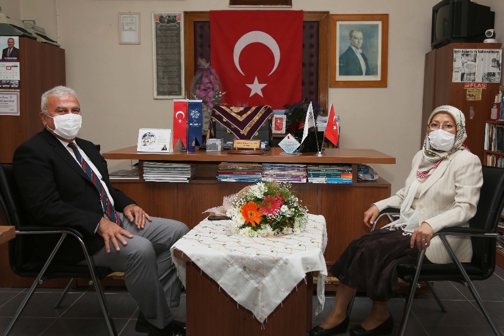 baskan ataydan muhtarlar gununde anlamli ziyaret 0 SlJUtLtT Başkan Atay’dan Muhtarlar Günü’nde anlamlı ziyaret