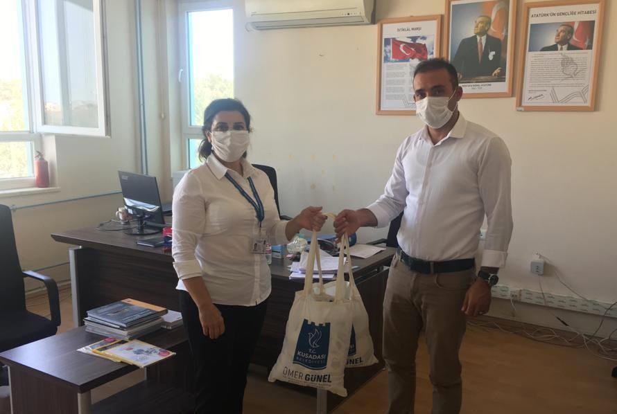 baskan gunelden yuz yuze egitime baslayacak ogrencilere maske destegi 3 mj6pndl9 Başkan Günel’den, yüz yüze eğitime başlayacak öğrencilere maske desteği