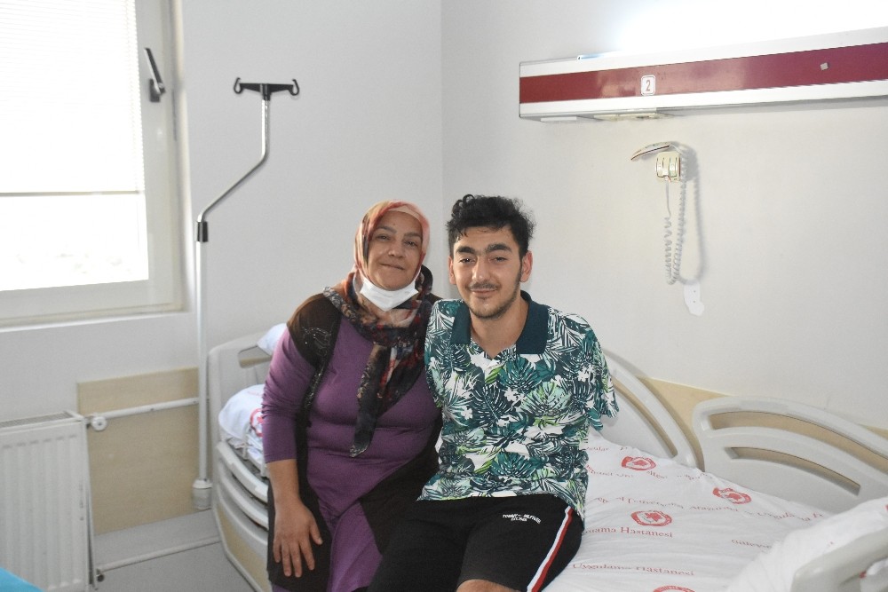 baskan kaya sametin protez kollarina kavusmasi icin ilk adimi atti 2 56yIF8pR Başkan Kaya, Samet’in protez kollarına kavuşması için ilk adımı attı