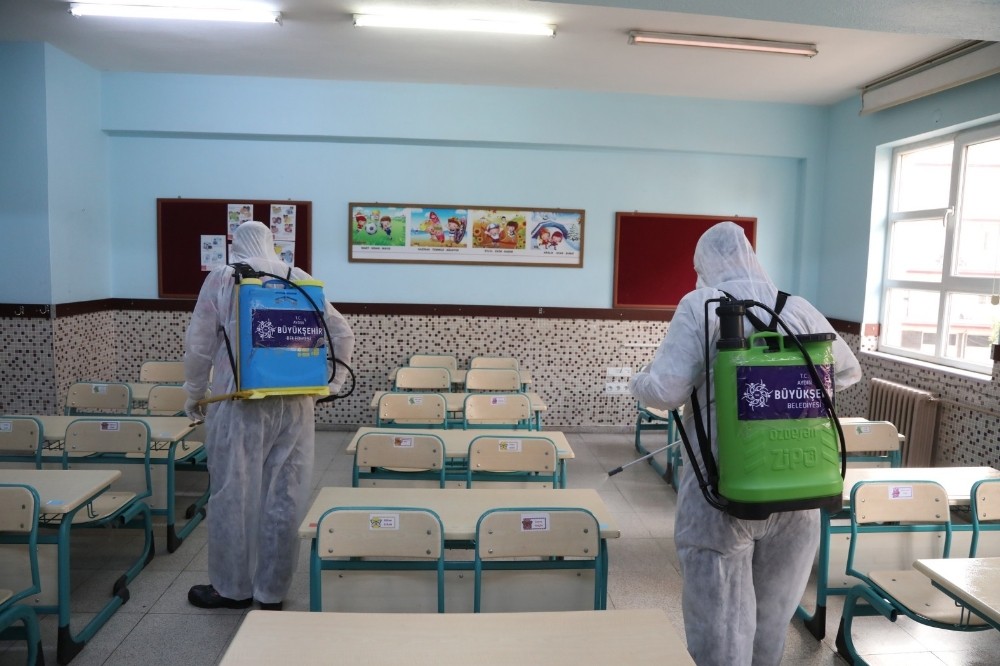 buyuksehir efelerde okullari dezenfekte ediyor 1 2wjtNzEU Büyükşehir Efeler’de okulları dezenfekte ediyor