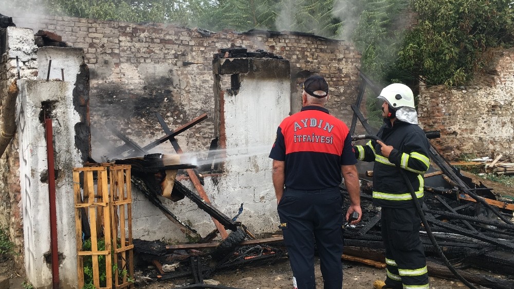 copten buldugu parfum sisesi evi yakti 5 YfKEhXVQ Çöpten bulduğu parfüm şişesi evi yaktı