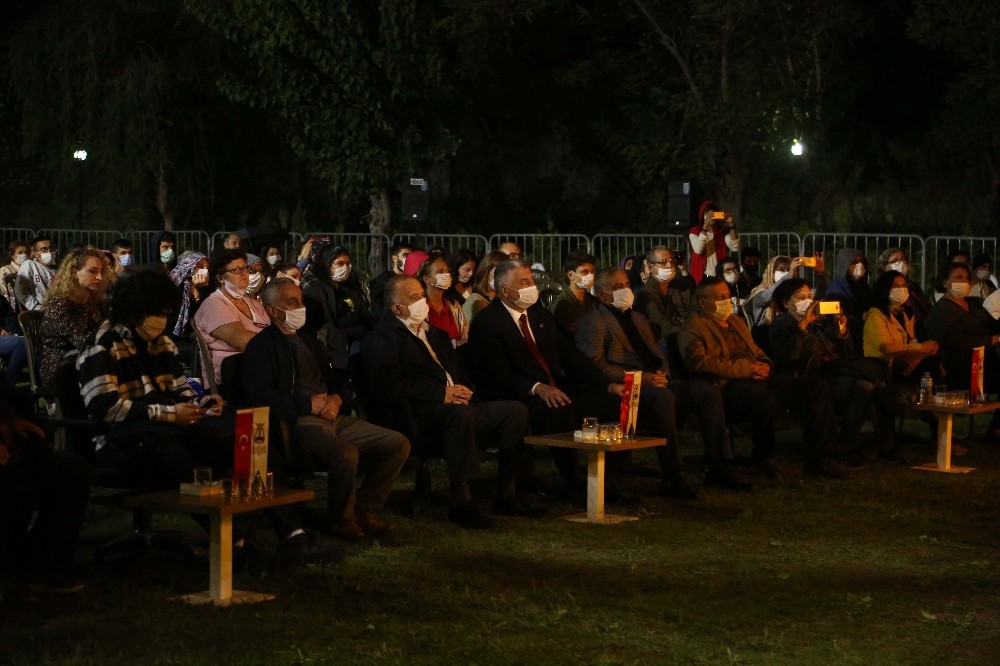 degirmen isimli tiyatro izleyici ile bulustu 1 OUnqQOGV Değirmen isimli tiyatro izleyici ile buluştu