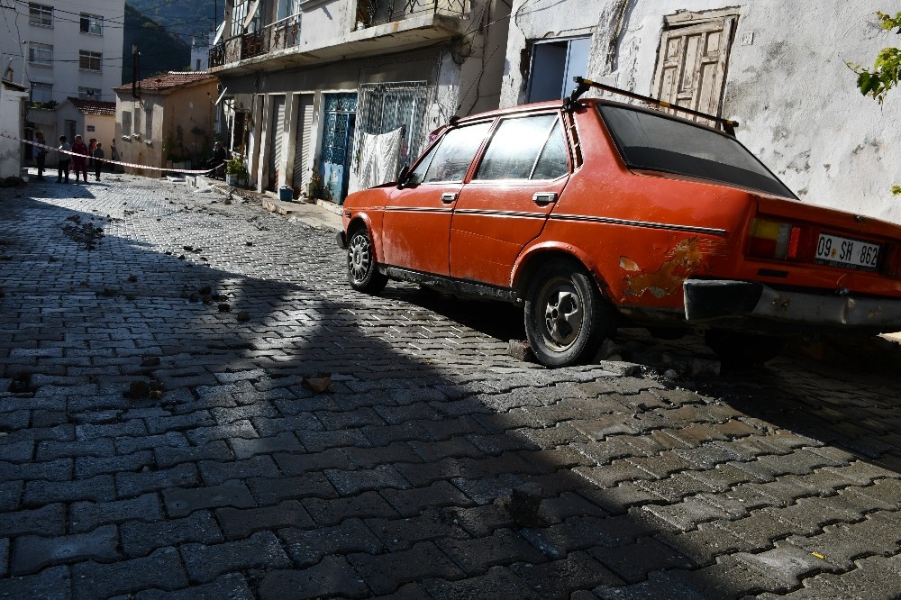 deprem sokede kucuk capta hasarlar olusturdu 2 Q3mt3A6J Deprem Söke’de küçük çapta hasarlar oluşturdu