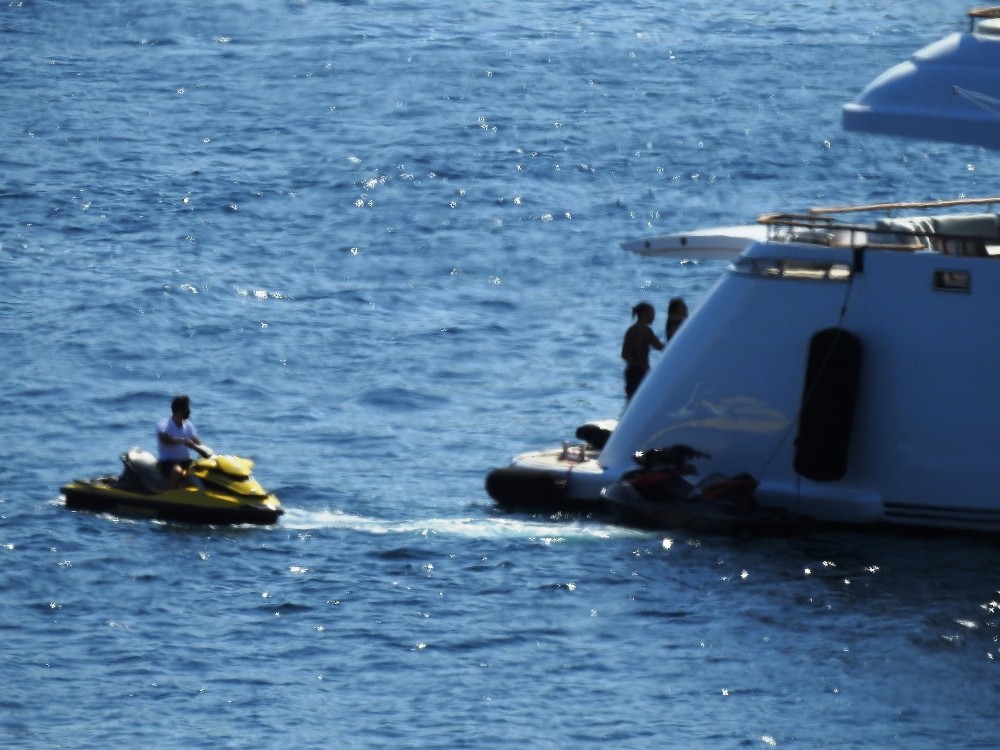 dunyaca unlu formula 1 sampiyonu lewis hamilton bodrumda 2 sYL66Dbj Dünyaca ünlü Formula 1 şampiyonu Lewis Hamilton Bodrum’da