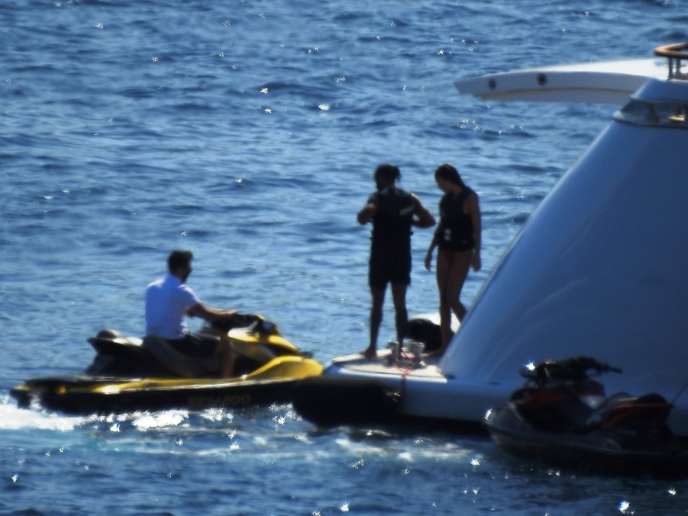 dunyaca unlu formula 1 sampiyonu lewis hamilton bodrumda 3 tLCyUnQ1 Dünyaca ünlü Formula 1 şampiyonu Lewis Hamilton Bodrum’da