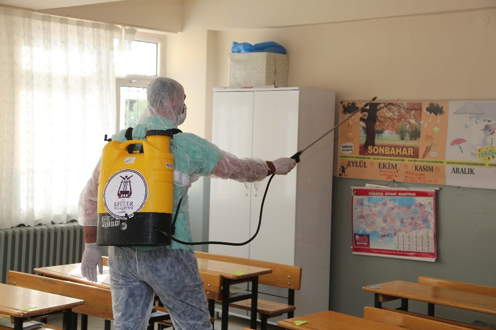 efeler belediyesi okullarda dezenfekte calismasi yapti 1 Efeler Belediyesi okullarda dezenfekte çalışması yaptı