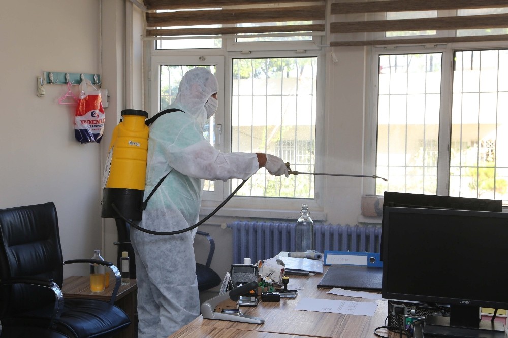 efeler belediyesi okullarda dezenfekte calismasi yapti 4 dgNCDKRZ Efeler Belediyesi okullarda dezenfekte çalışması yaptı